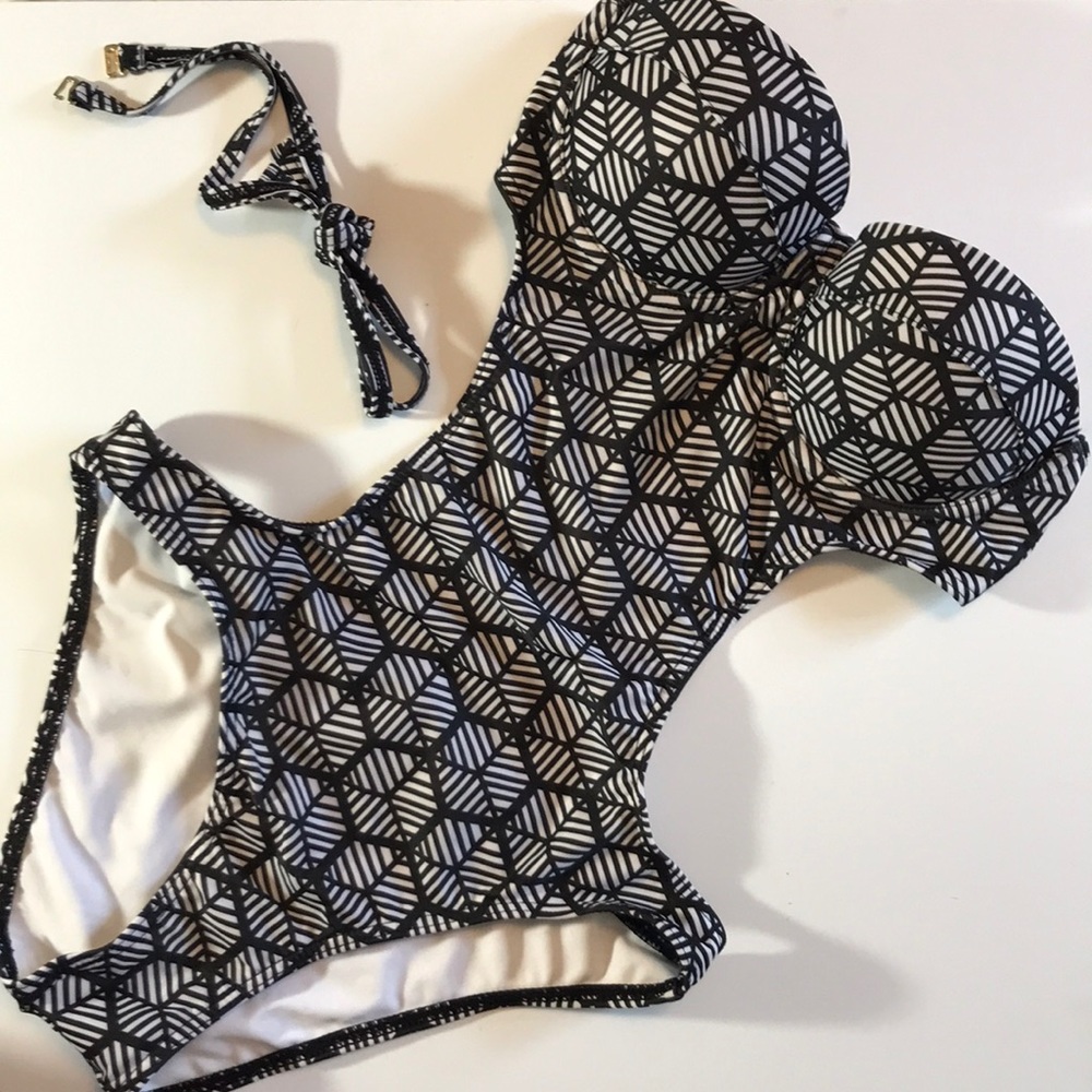 Retro geometric cutout bikini swim suit US size5